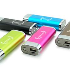 移動電源新趨勢 LED燈設計引領高端充電寶市場